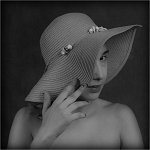 Serena au chapeau