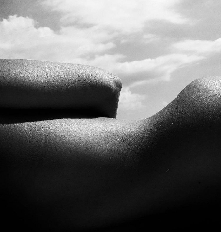 ROBNOB44000_hanche_au_soleil